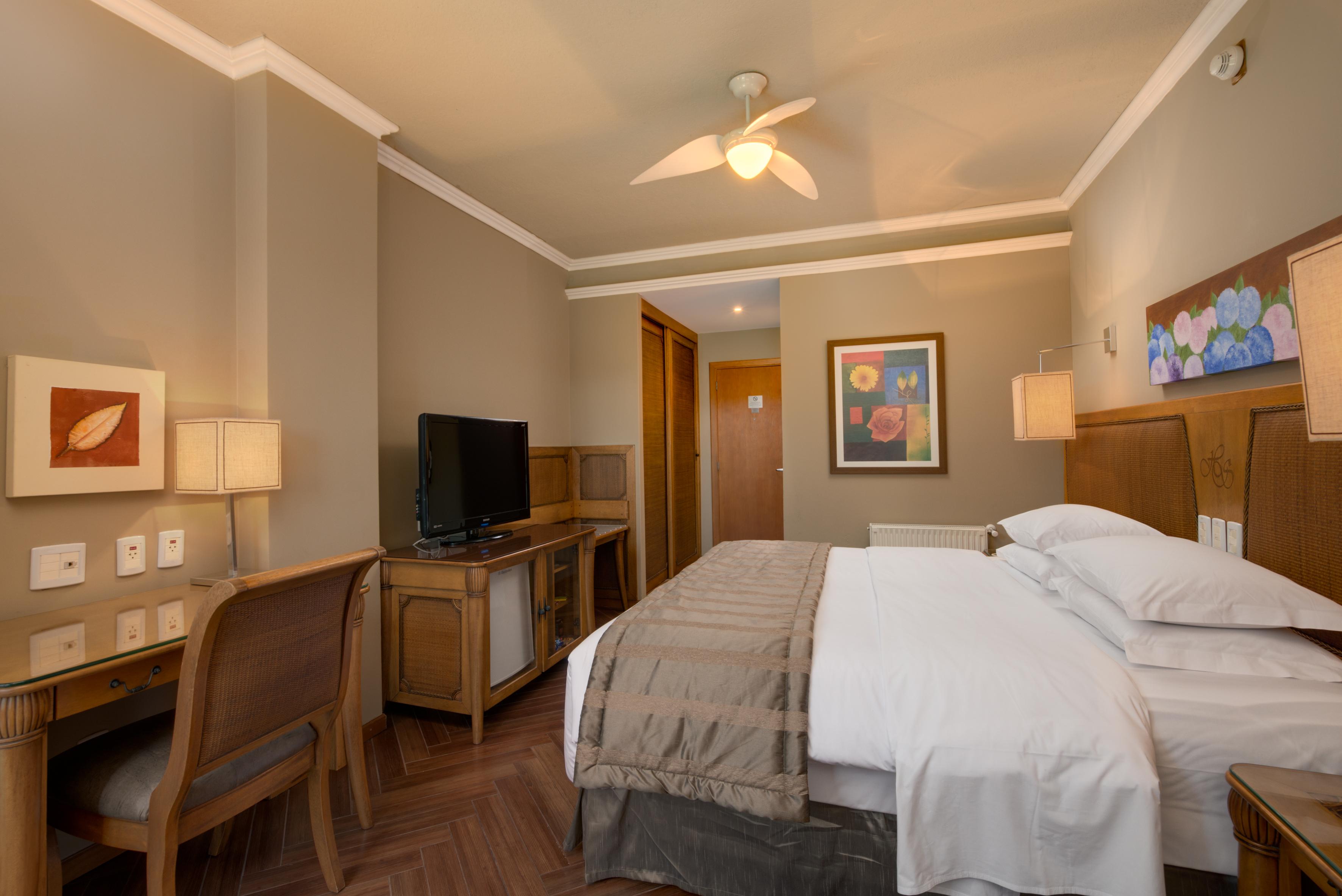 Wish Serrano Resort Грамаду Экстерьер фото A room at the hotel