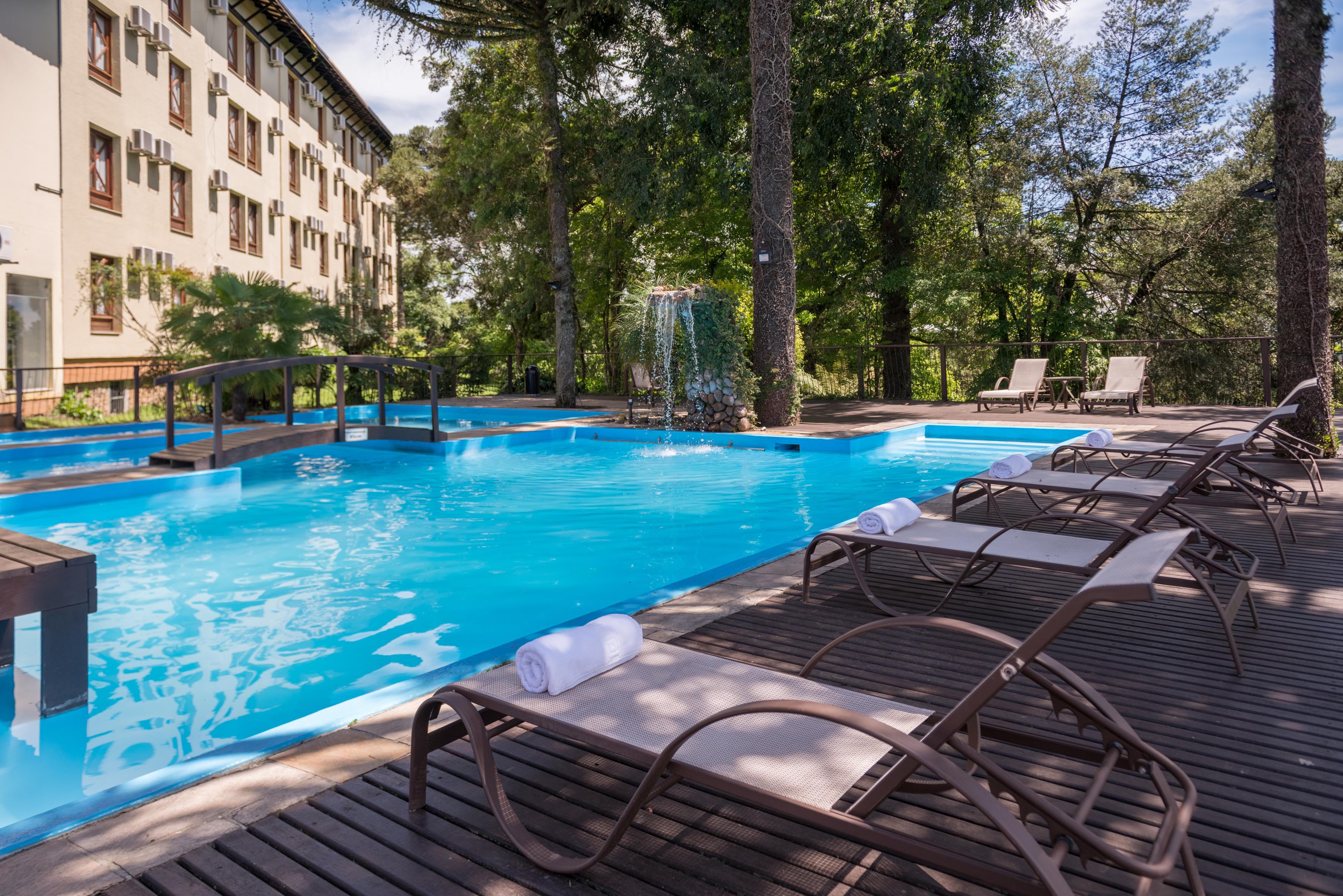 Wish Serrano Resort Грамаду Экстерьер фото The swimming pool at the hotel
