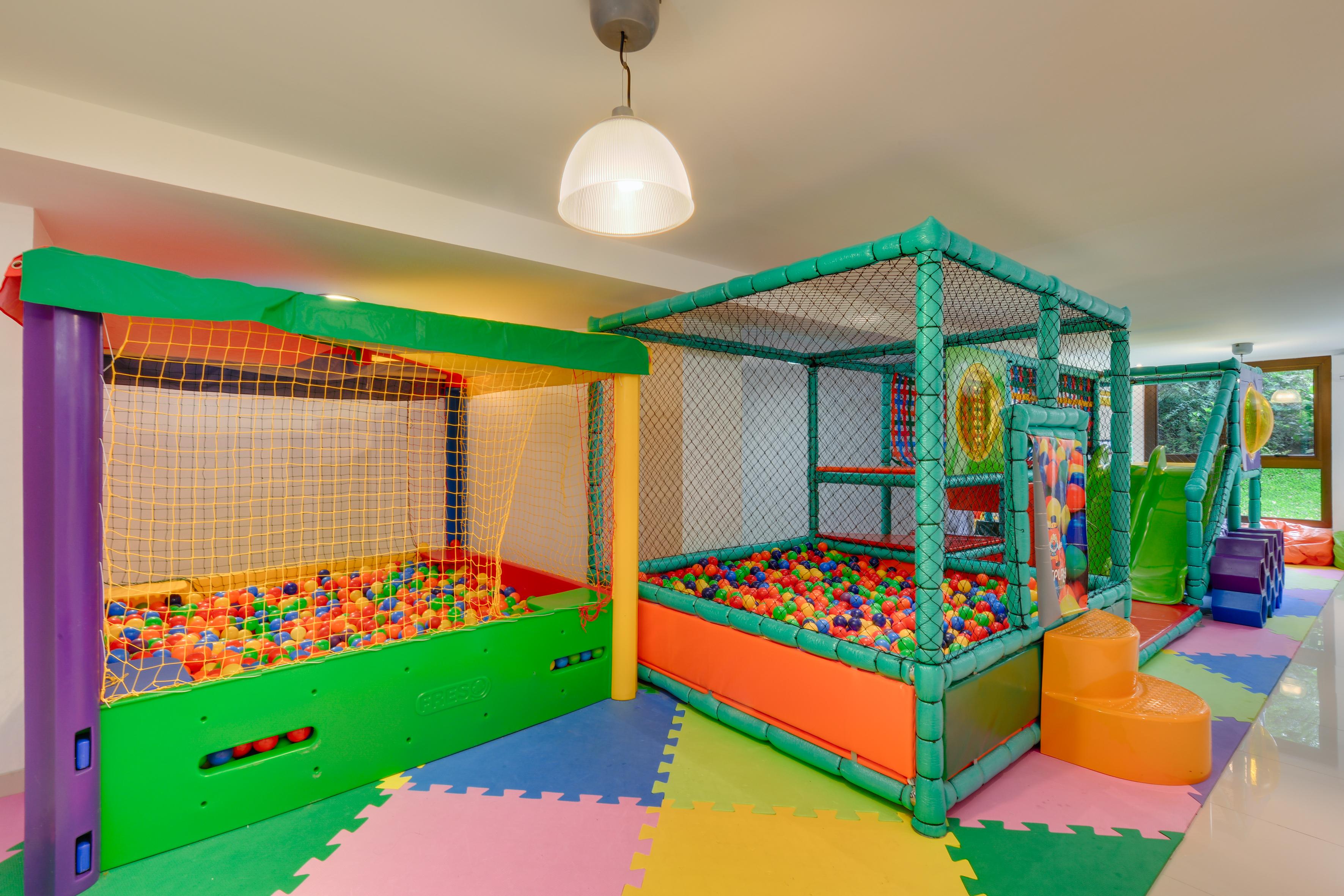 Wish Serrano Resort Грамаду Экстерьер фото Indoor playground